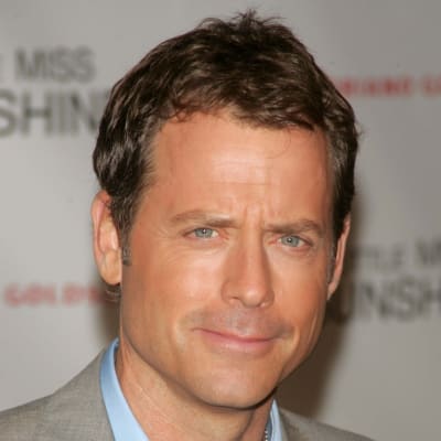 Greg Kinnear